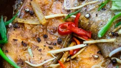 Cá trê kho ngon: 5 cách kho đậm đà, thơm và không tanh