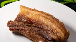 Mâm cơm tối rôm rả 4 món: thịt rang cháy cạnh, canh cua, trứng