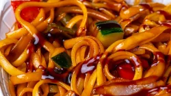 Nui xào chay thập cẩm: cách làm tơi ngon, nhiều rau củ nấm