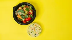 Salad đẹp mắt: 3 công thức táo, cá hồi, thịt nướng như nhà hàng