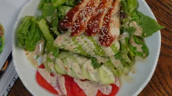 Salad thanh nhiệt cho dân văn phòng: 3 món nhẹ bụng, dễ mang đi làm