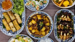 Thực đơn 3 món ngày hè: canh bầu nghêu, tôm rim, rau muống luộc