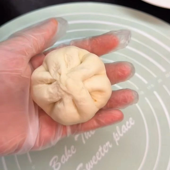 Gói bánh bao nhân thịt ngô phô mai