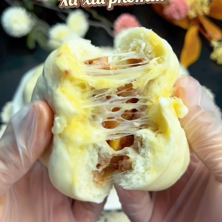 Bánh bao xá xíu ngô phô mai kéo sợi