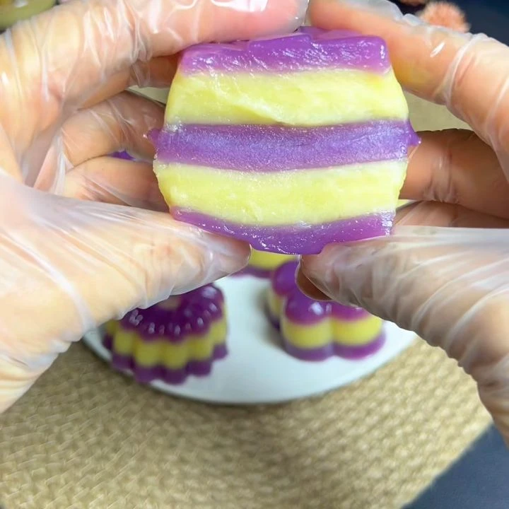Bánh da lợn khuôn hoa