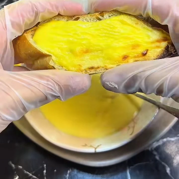 Bánh mì nướng sốt phô mai