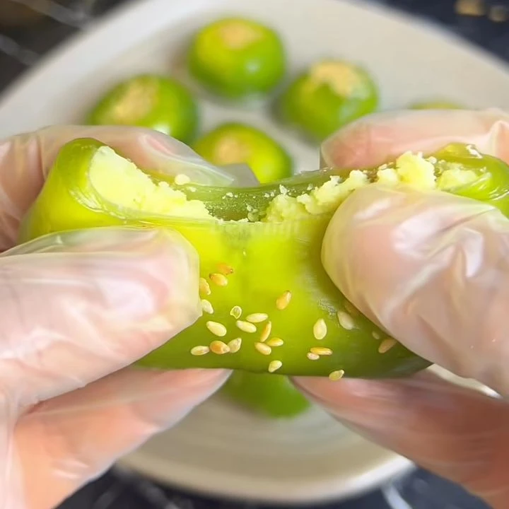 Bánh xu xê lá nếp nhân đậu xanh