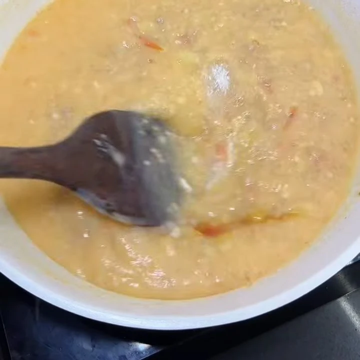 Nồi canh khoai tây sánh mịn