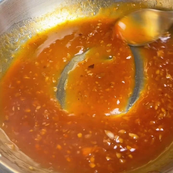 Sốt me sánh đỏ