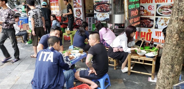 Bún bò Nam Bộ Bách Phương - Hàng Điếu - không gian 3