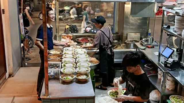 Bún bò Nam Bộ Bách Phương - Hàng Điếu - không gian 4