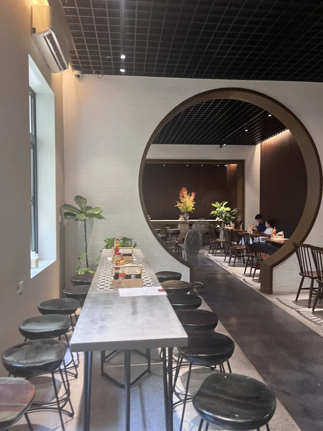 Xôi Yến - Nguyễn Hữu Huân - không gian 1