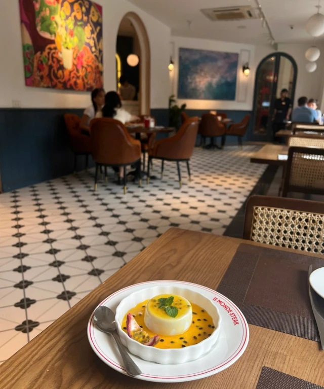 Le Monde Steak - Trung Hòa