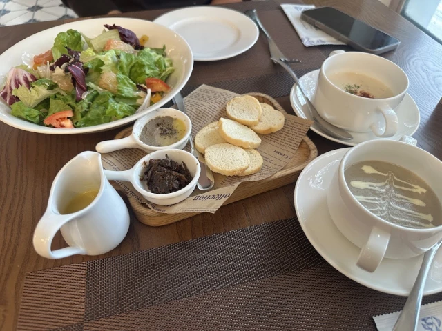 Le Monde Steak - Trung Hòa