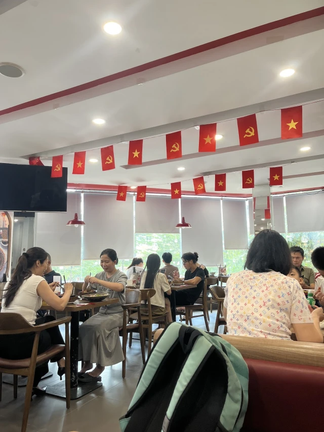 Kombo - Cơm Niêu Singapore - Nguyễn Phong Sắc - không gian 4
