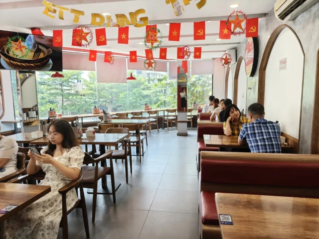 Kombo - Cơm Niêu Singapore - Nguyễn Phong Sắc - không gian 5