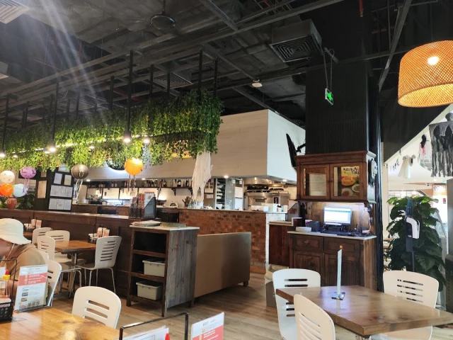 Al Fresco’s – Aeon Mall Long Biên - không gian 2