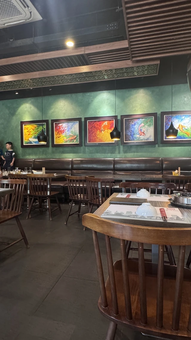 Chả Cá Ngon - Nguyễn Cơ Thạch - không gian 3