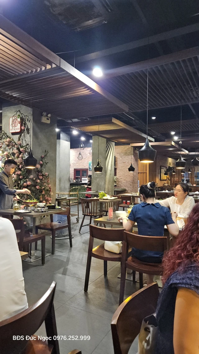 Chả Cá Ngon - Nguyễn Cơ Thạch - không gian 4