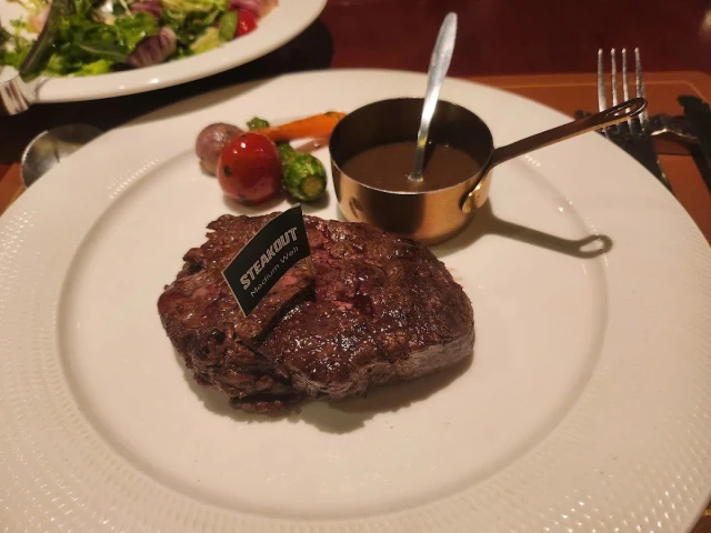 Steakout - Trần Hưng Đạo