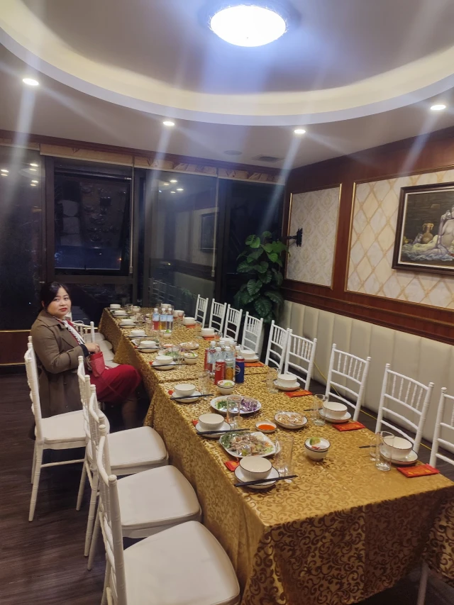 Sơn Thiên – Trần Kim Xuyến - không gian 5