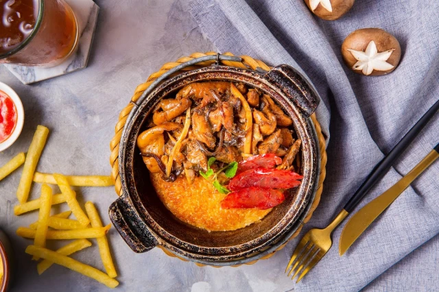 Kombo - Cơm niêu Singapore - Phạm Ngọc Thạch