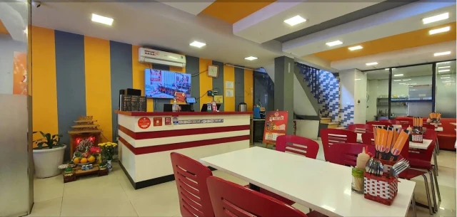 Kombo - Cơm niêu Singapore - Phạm Ngọc Thạch - không gian 1