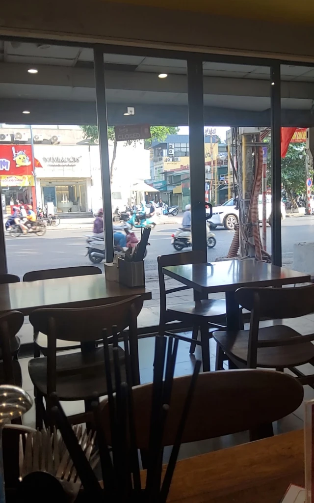 Kombo - Cơm niêu Singapore - Phạm Ngọc Thạch - không gian 5