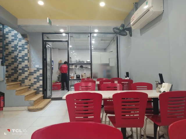 Kombo - Cơm niêu Singapore - Phạm Ngọc Thạch - không gian 4