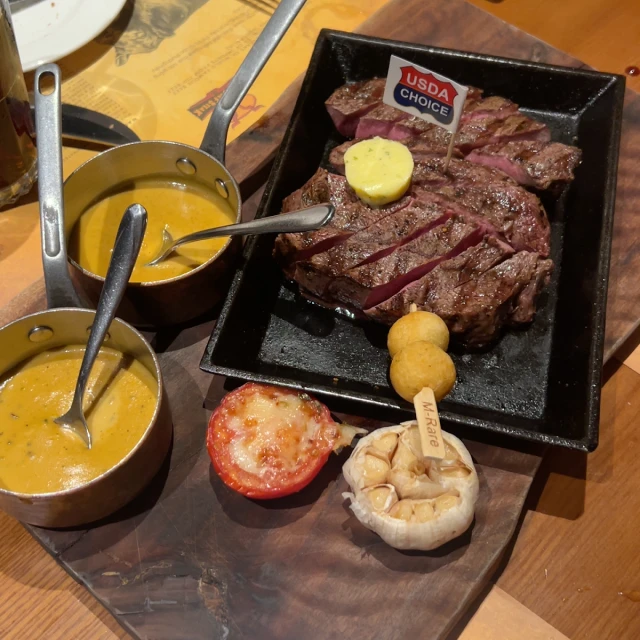 Moo Beef Steak - Nguyễn Thị Định
