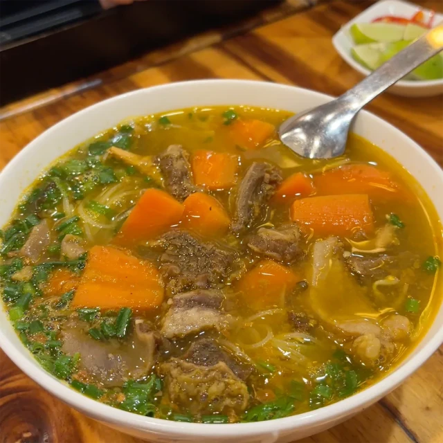 Nhà hàng Gia Thành - Hủ tiếu, bánh canh - Mai Hắc Đế