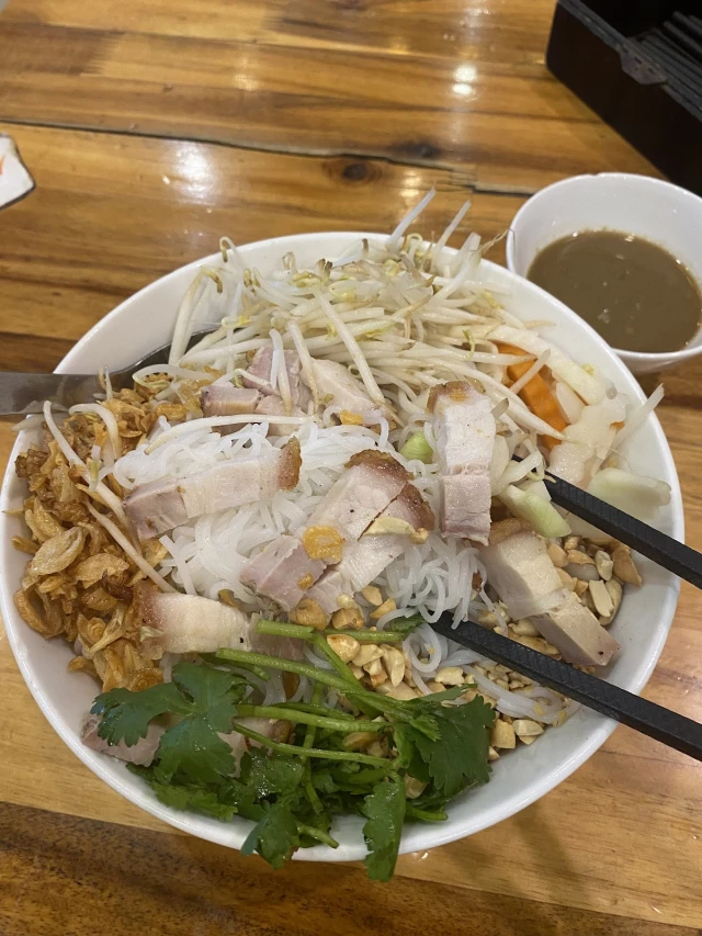 Nhà hàng Gia Thành - Hủ tiếu, bánh canh - Mai Hắc Đế