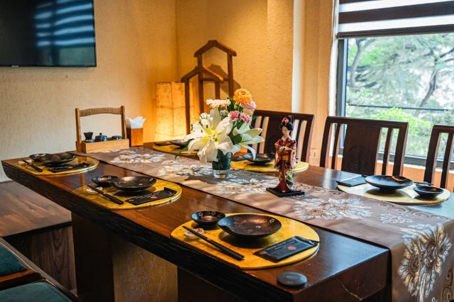 Nhà hàng Hatoyama - Vạn Phúc - không gian 4