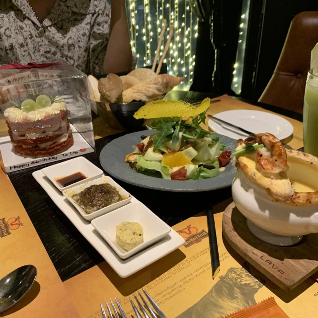 Moo Beef Steak - Nguyễn Khánh Toàn