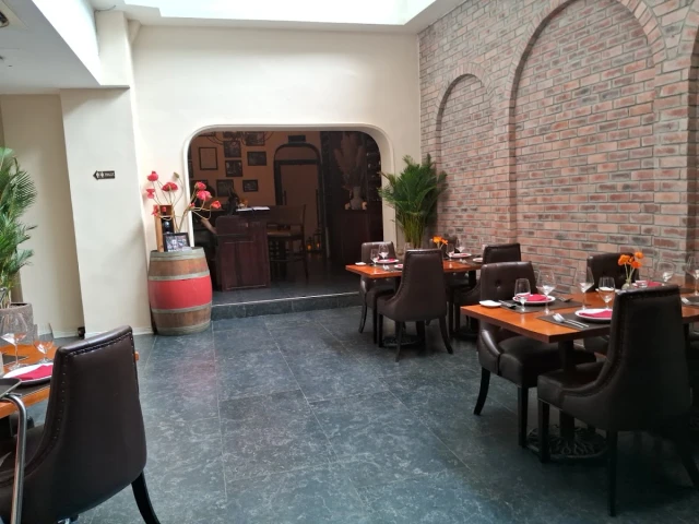 RICO Steakhouse - Nguyễn Gia Thiều - không gian 3