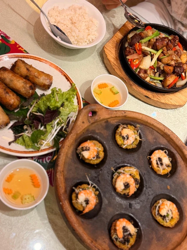 Old Hanoi Restaurant - Tôn Thất Thiệp