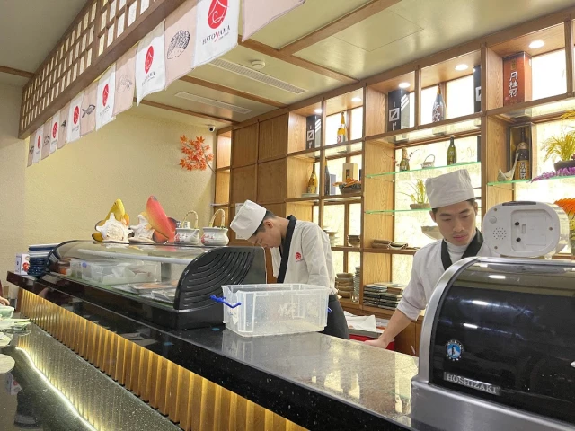 Hatoyama – Nguyễn Chánh - không gian 4