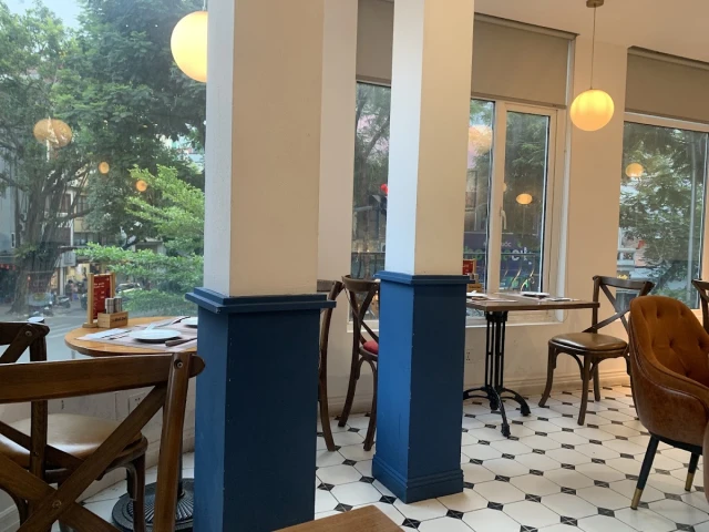 Le Monde Steak - Phan Chu Trinh - không gian 4