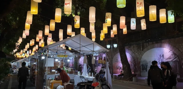 Quả Trám - Phùng Hưng - không gian 2