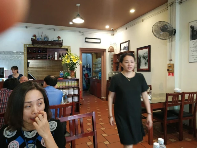 Quả Trám - Phùng Hưng - không gian 4