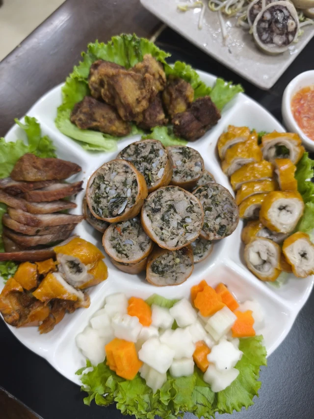Quán Thế Lòng - Trần Thái Tông - không gian 5