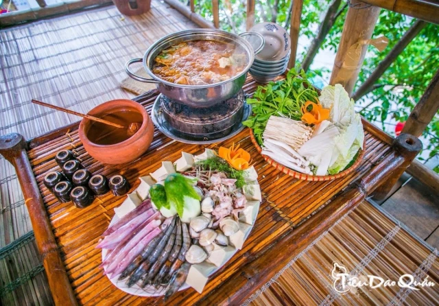 Tiêu Dao Quán - Nguyễn Khuyến
