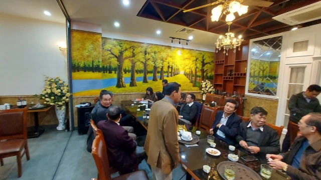 Lahata Restaurant - Dương Đình Nghệ - không gian 6