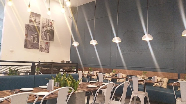 Le Monde Steak - Times City - không gian 5
