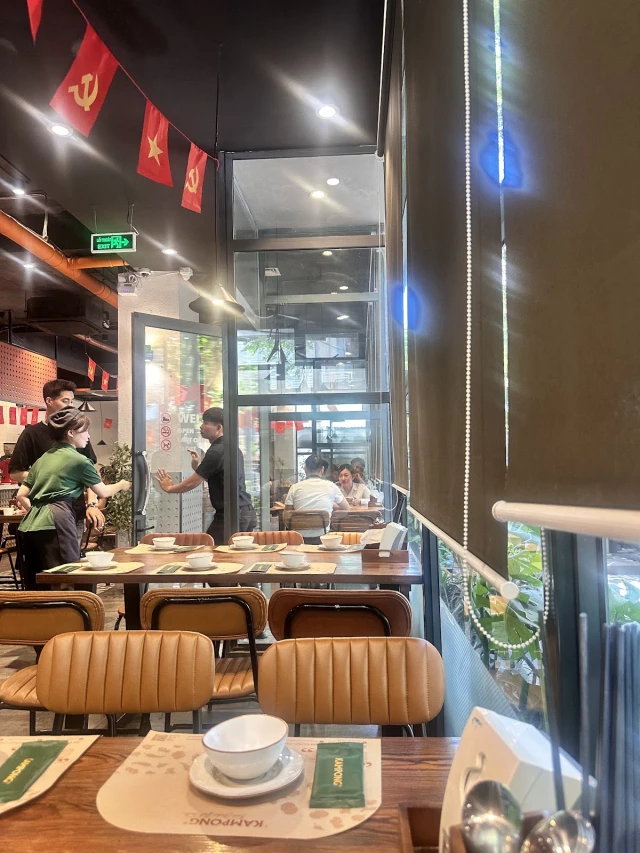 Kampong Chicken House - Cơm gà Hải Nam - Hoàng Đạo Thúy