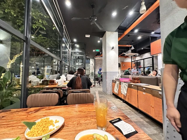 Kampong Chicken House - Cơm gà Hải Nam - Hoàng Đạo Thúy