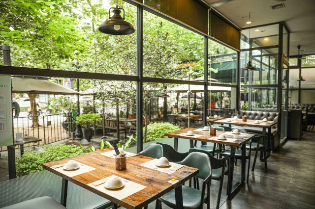 Kampong Chicken House - Cơm gà Hải Nam - Hoàng Đạo Thúy - không gian 1
