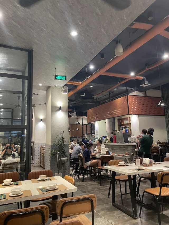 Kampong Chicken House - Cơm gà Hải Nam - Hoàng Đạo Thúy - không gian 2