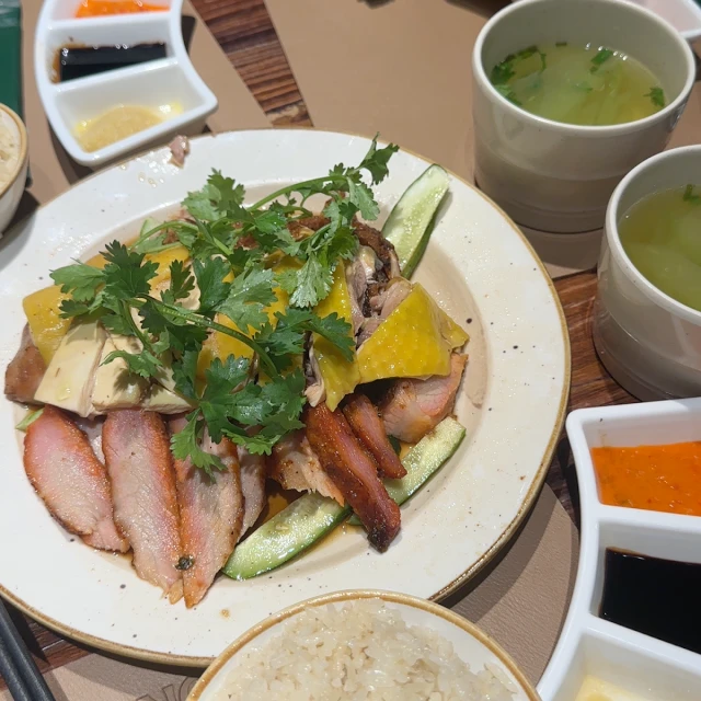 Kampong Chicken House - Cơm gà Hải Nam - Lò Đúc