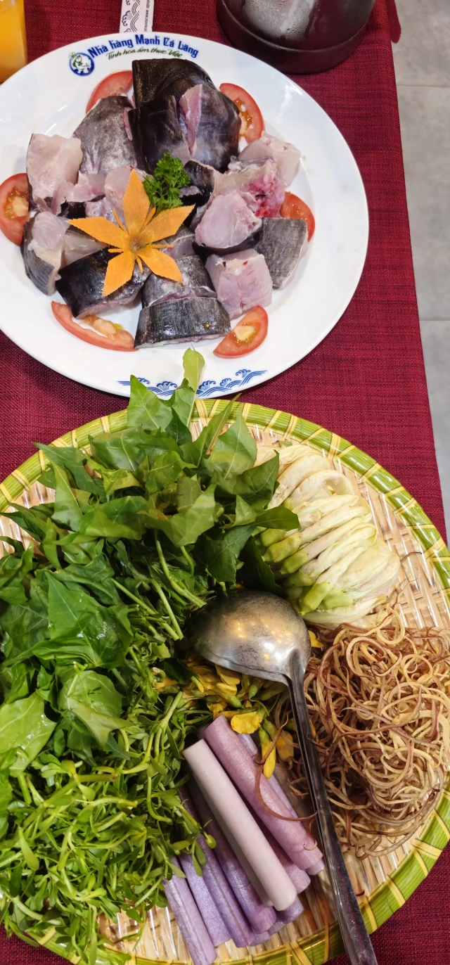 Mạnh Cá Lăng - Phạm Hùng